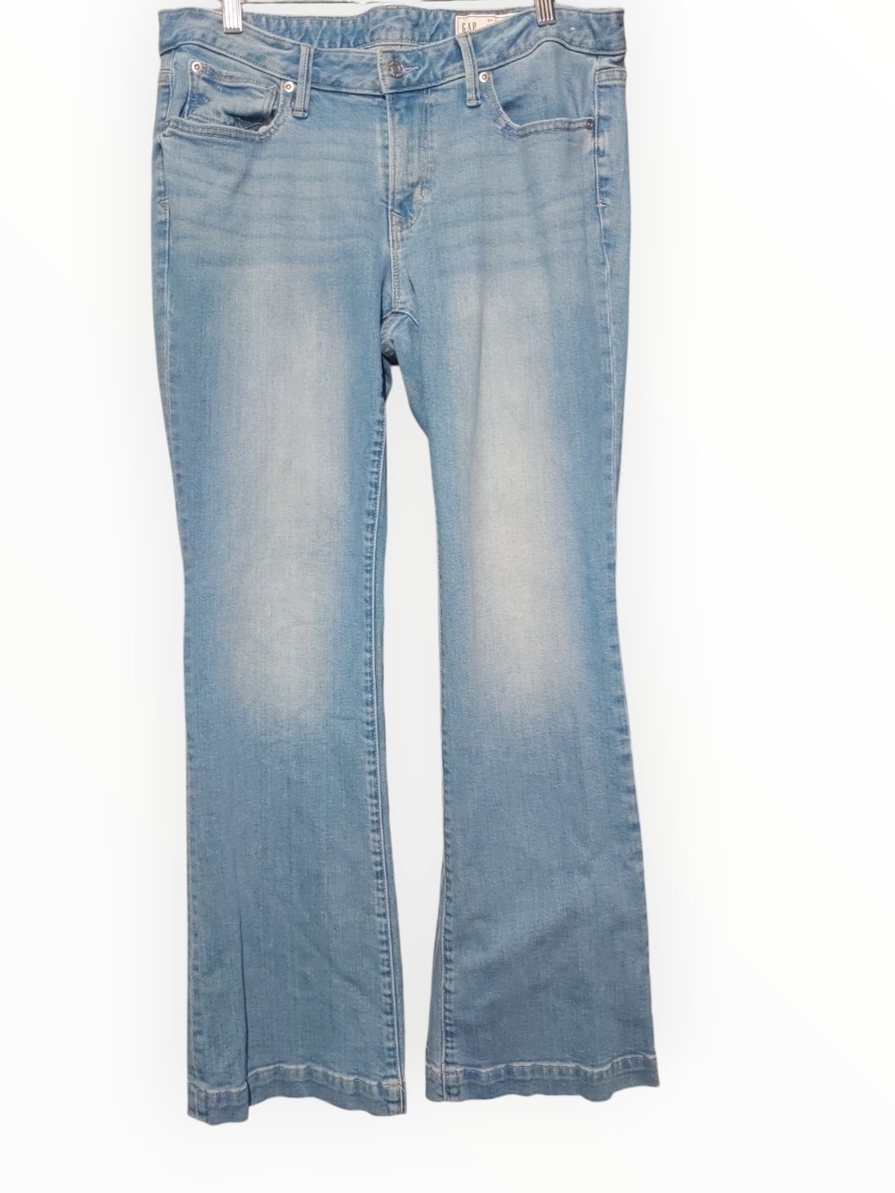 GAP Women’s bootcut long and lean Low Rise Light Wash Stretch Jeans Size 31.